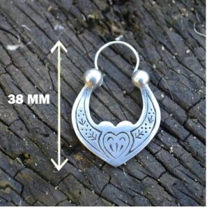 18 kt hallmark stamped white gold women's cossack earrings 12 grams