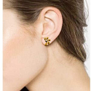 18 kt yellow gold wedding wear stud earrings fine jewelry 4.340 gm