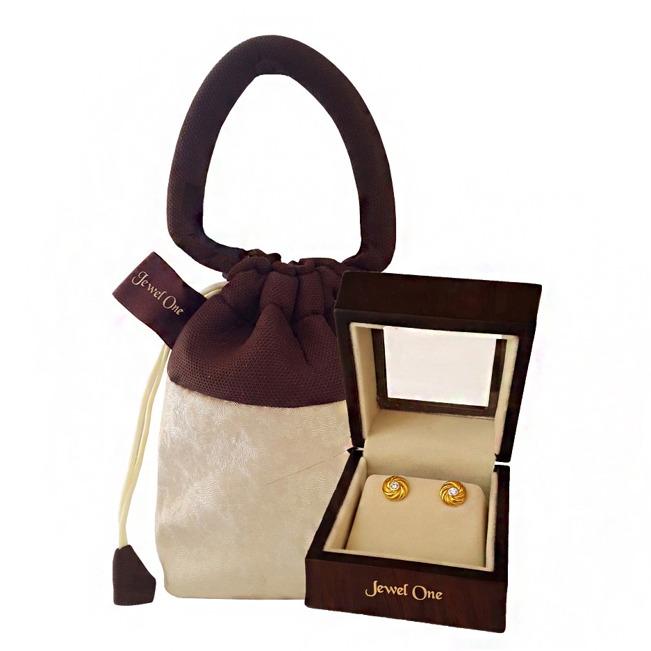 18 kt yellow gold wedding wear round stud earrings for women - Image 4
