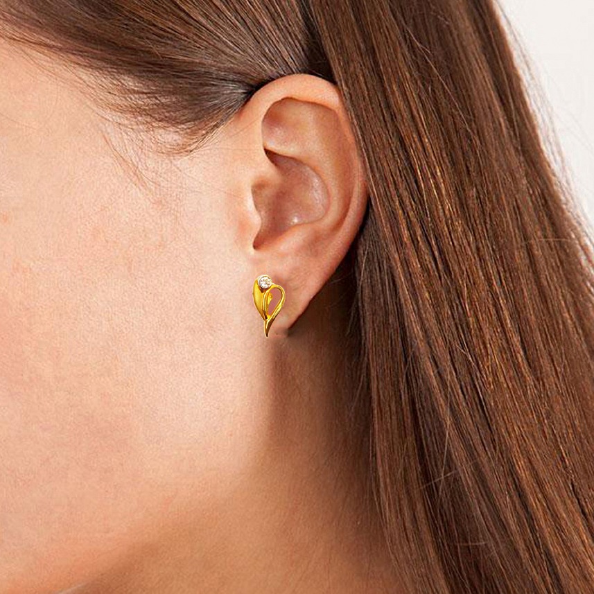 18kt solid yellow gold wedding wear stud earrings screw back cz