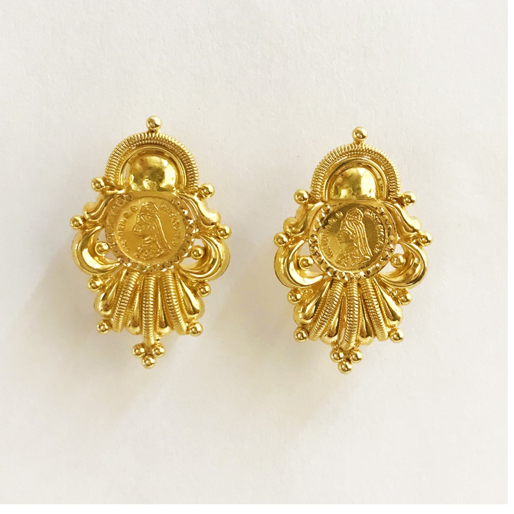 18k yellow gold women's elegant stud earrings screw back earrings