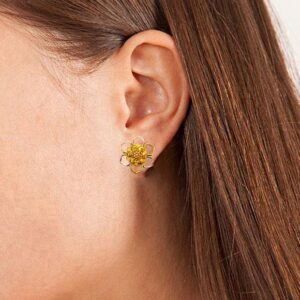 18 kt yellow gold wedding wear two tone flower stud women's earrings