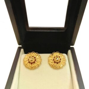 18 Kt Stamped Real Solid Yellow Gold Stud Earring Round Floral Screw Back 5 Gms