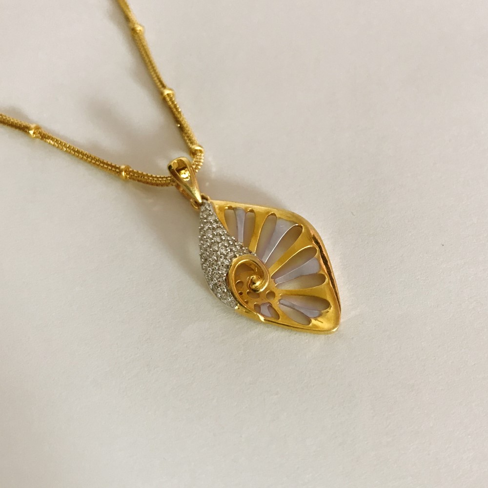 18 Kt Solid Yellow Gold Charm Women 2 Tone Necklace Pendant White Cubic Zirconia