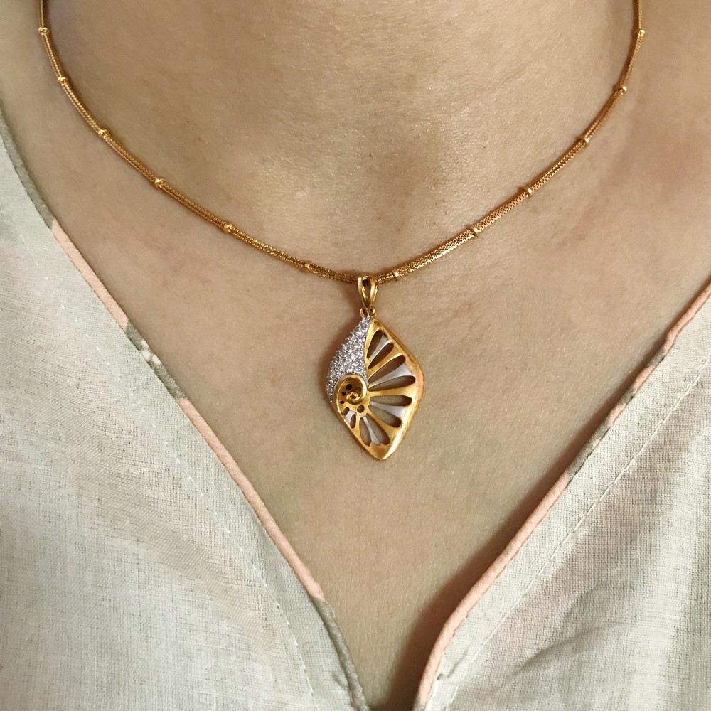 18 Kt Solid Yellow Gold Charm Women 2 Tone Necklace Pendant White Cubic Zirconia