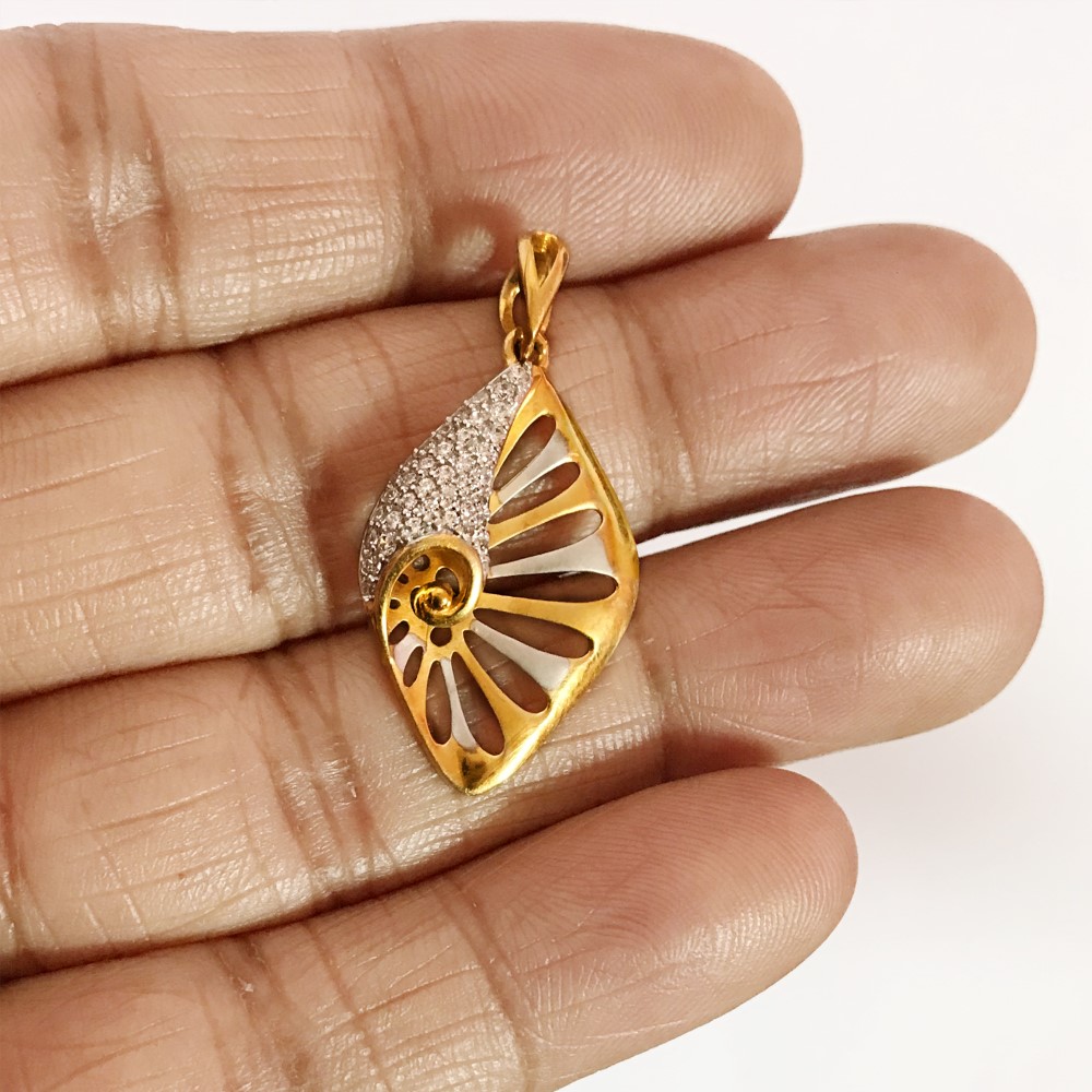 18 Kt Solid Yellow Gold Charm Women 2 Tone Necklace Pendant White Cubic Zirconia