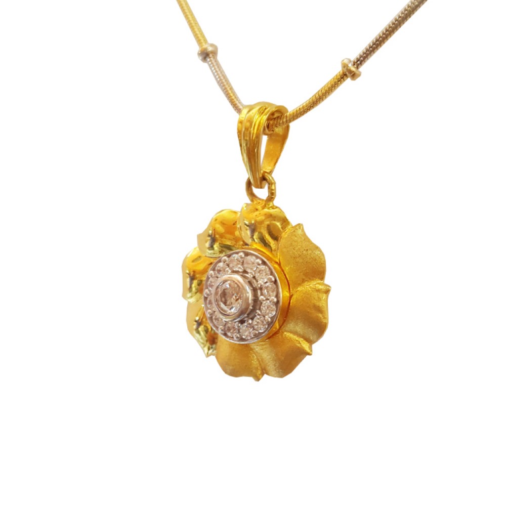 Solid 18Kt Yellow Gold White Cubic Zirconia CZ Necklace Lucky Women's Pendant