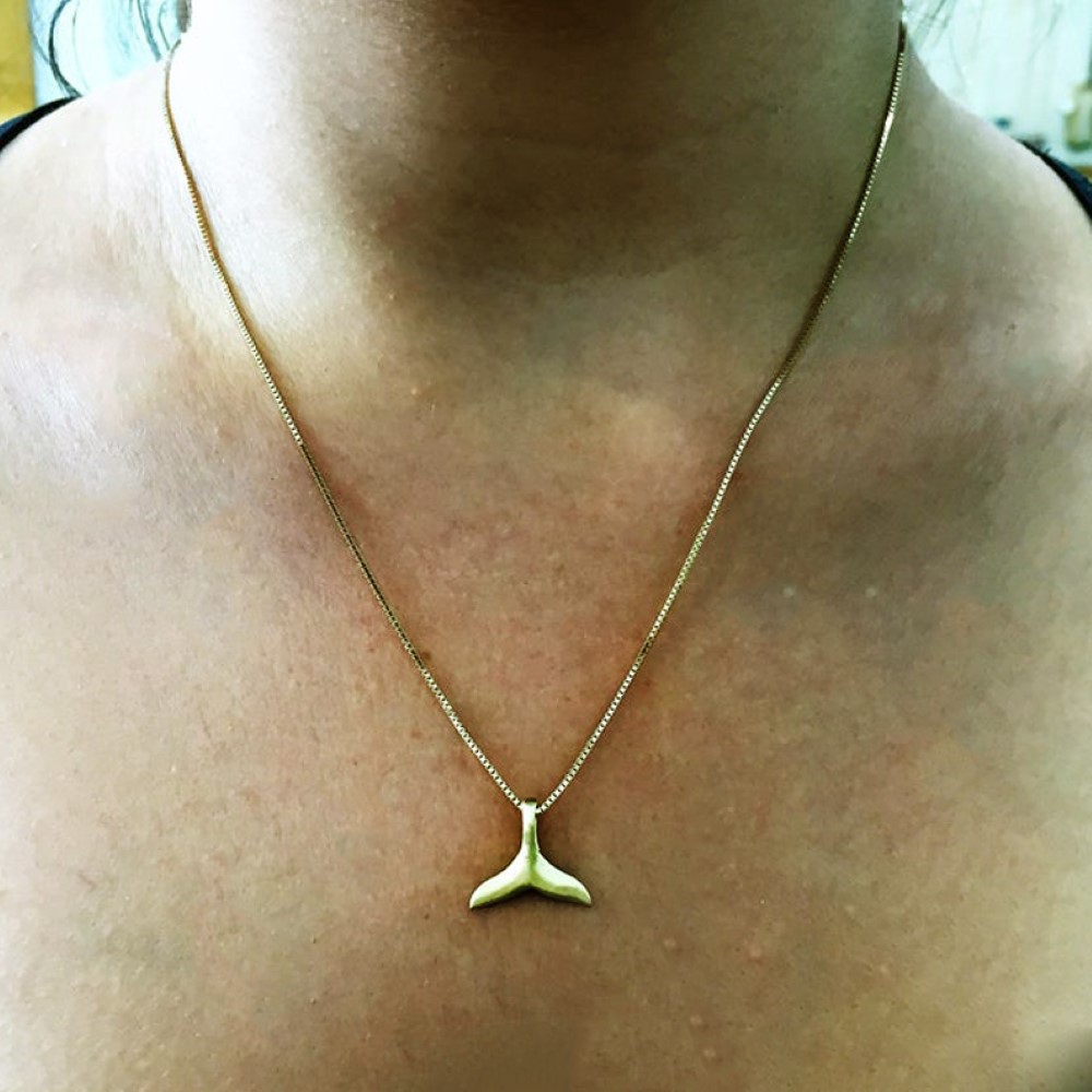 18 Kt Real Solid Yellow Gold Dolphin's Tail Lucky Charmed Chain Necklace Pendant