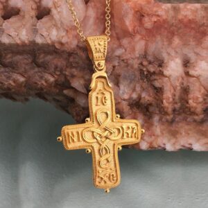 18 Kt Yellow Gold 16th Centuary Byzantine Cross ICXC NIKA Chain Necklace Pendant