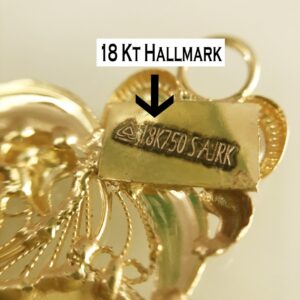 18 Kt Solid Yellow Gold Traditional Handmade Double Loop Women Necklace Pendant