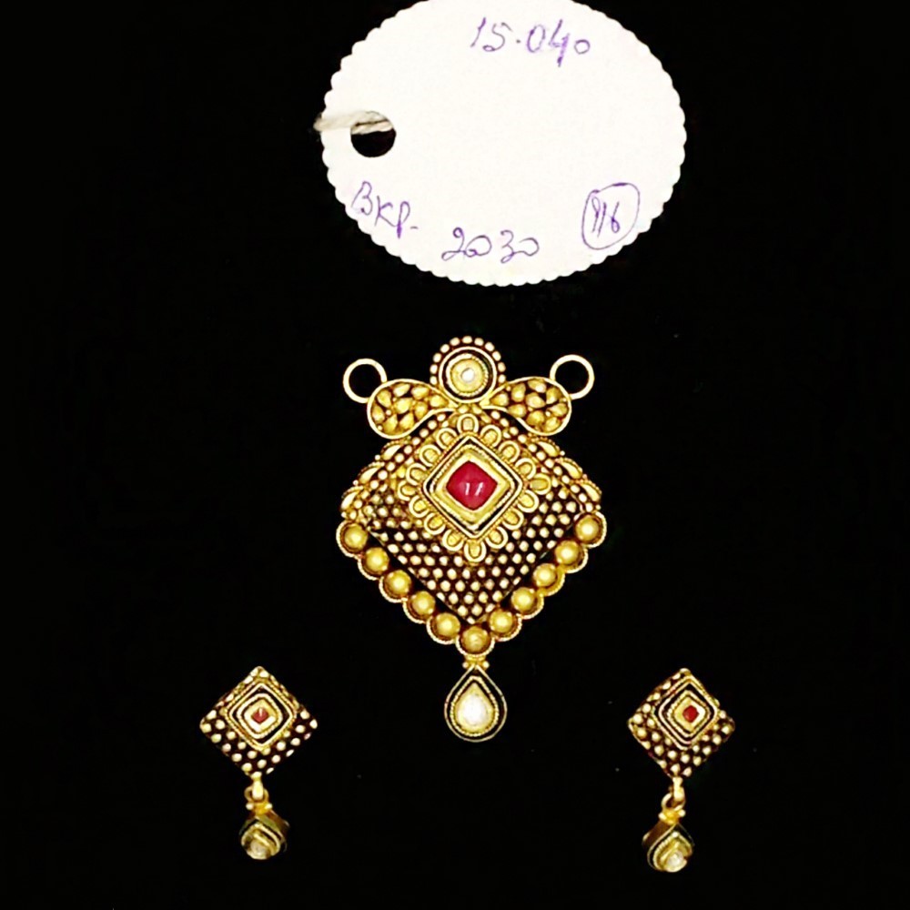 22Kt Solid Yellow Gold Antique Necklace Earrings Women Pendant Set 15.040 Grams