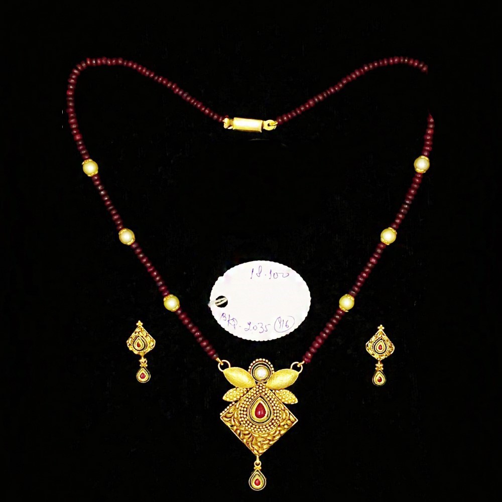 22Kt Solid Yellow Gold Antique Necklace Earrings Women Pendant Set 18.900 Grams
