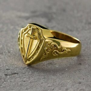 22 Kt Yellow Gold Sword And Shield Knightly Men'S Ring Size 8-11
