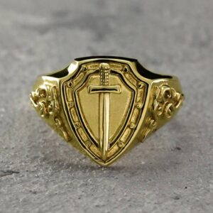 22 Kt Yellow Gold Sword And Shield Knightly Men'S Ring Size 8-11
