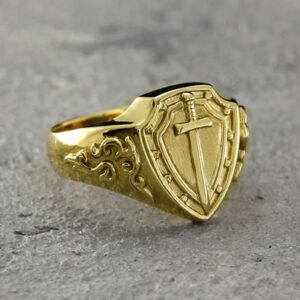 22 Kt Yellow Gold Sword And Shield Knightly Men'S Ring Size 8-11