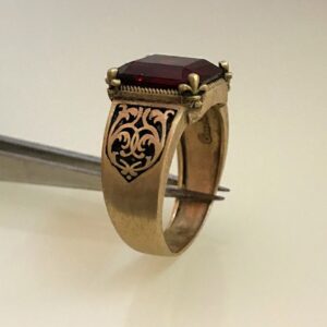 18 Kt Solid Yellow Gold Antique Jewelry Red CZ Men'S Ring Size 9-12