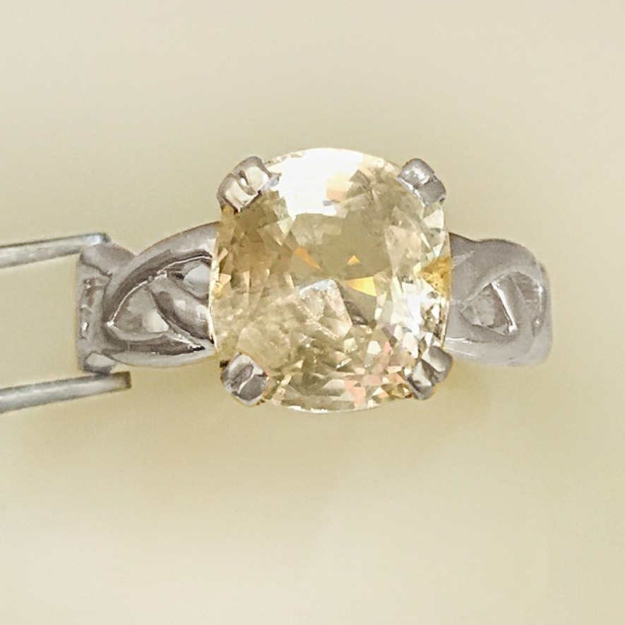 22Kt Yellow Gold Natural Clear Yellow Sapphire Gemstone Ring Size 8-10 - Image 3