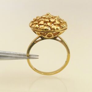 18 Kt Yellow Gold Engagement Round Women's Ring 5.640 Gms Size  6-9