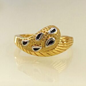 22 Kt   Yellow Gold Engagement Women'S Finger Ring 4.070 g Size 6-9