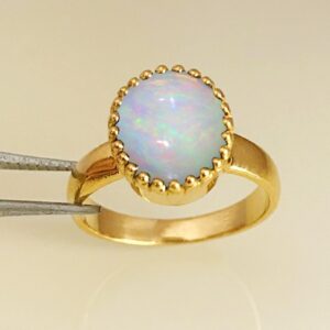 22 Kt   Yellow Gold Natural Fire White Opal Wedding Ring Size 7-10