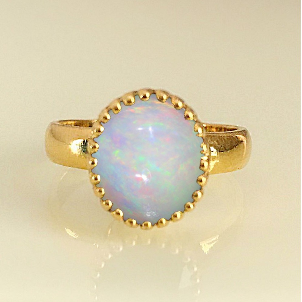 22 Kt   Yellow Gold Natural Fire White Opal Wedding Ring Size 7-10