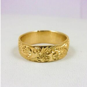 18 Kt  Yellow Gold Hand Engraved Hawaiian Scroll Women'S Band Ring 6MM