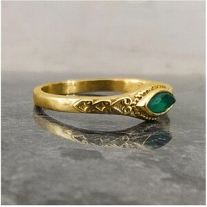18 Kt   Yellow Gold Certified Green Onyx Stacking Promise Women'S Ring