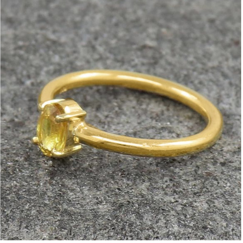 18 Kt Yellow Gold Natural Certified Yellow Sapphire Women'S Ring 5gm - Image 3