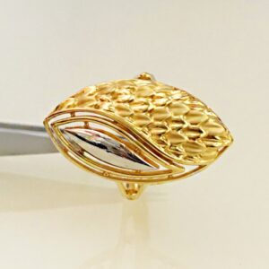 Fine Jewelry 22 Kt Hallmark   Yellow Gold Women Bridal Engagement Ring
