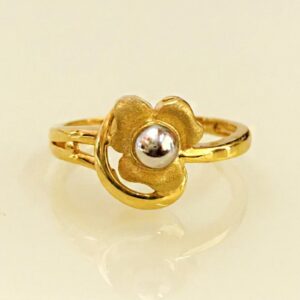 22 Kt   Yellow Gold Engagement Women'S Finger Ring 3.220g Size 6-9