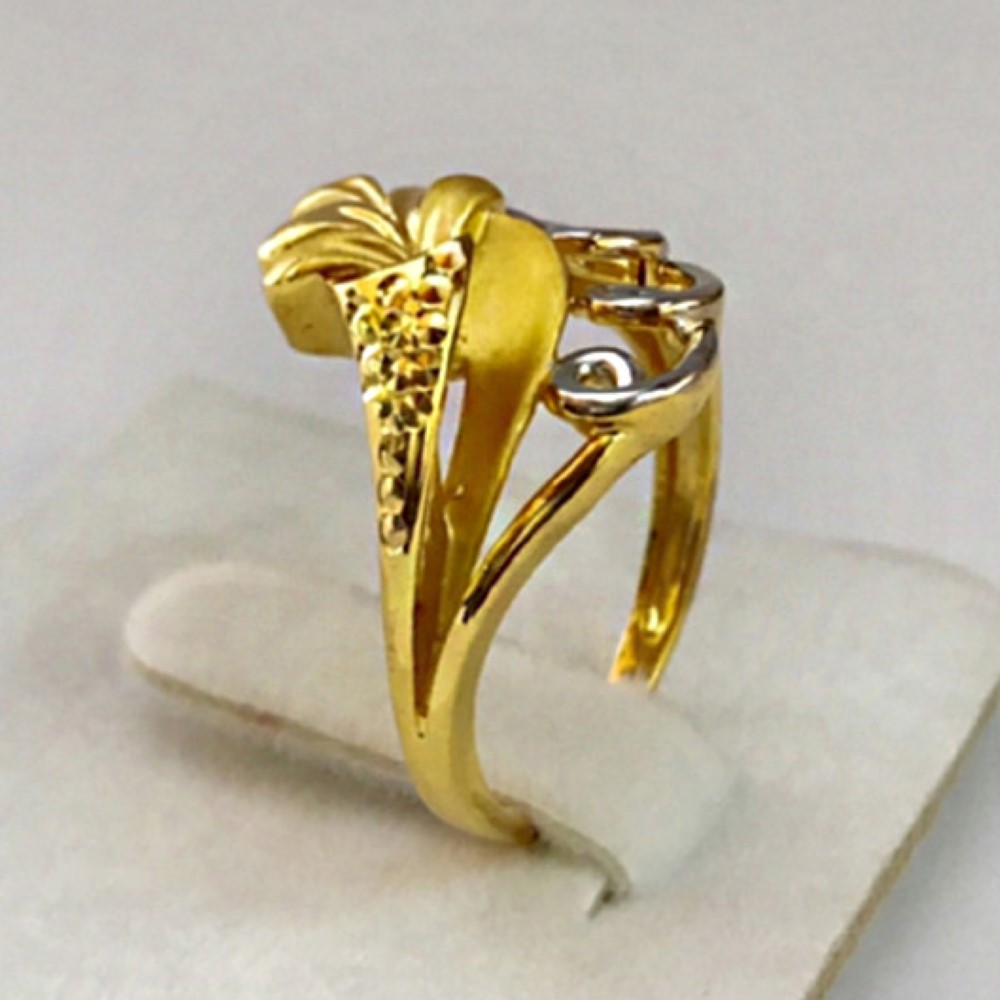 22 Kt Yellow Gold Engagement Women'S Ring 6 Grams Size 6,7,7.5,8,9 - Image 3