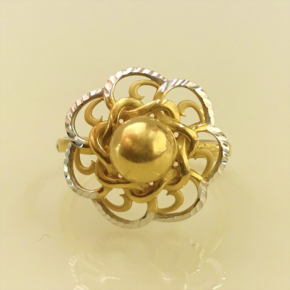 22 Kt Yellow Gold Engagement Wedding Women'S Finger Ring 4.450 Grams - Image 2