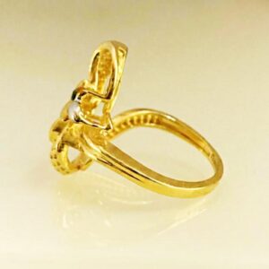 22 Kt   Yellow Gold Engagement Wedding Women'S Finger Ring 5.070 Grams