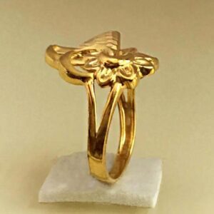 22 Kt   Yellow Gold Engagement Wedding Women'S Finger Ring 5 Grams