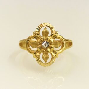 22 Kt Fine Yellow Gold Engagement Women'S Finger Ring 4.260 g Size 6-9
