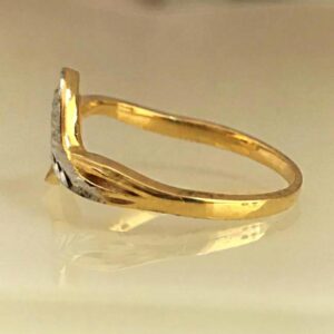 22 Kt   Yellow Gold Engagement Women Finger Ring 3.670 Gms Size 6-9