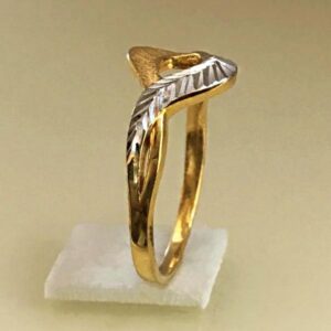 22 Kt   Yellow Gold Engagement Women Finger Ring 3.670 Gms Size 6-9