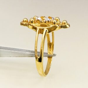 18 Kt   Yellow Gold Engagement Women's Finger Ring 3.470 g Size 6-9