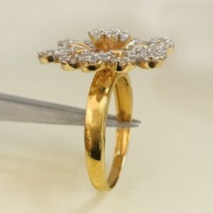 22 Kt Yellow Gold CZ Engagement Women'S Finger Ring 7.250 Gms Size 6-9