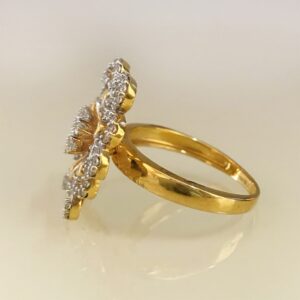 22 Kt Yellow Gold CZ Engagement Women'S Finger Ring 7.250 Gms Size 6-9