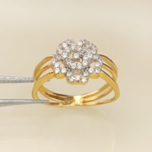 22 Kt   Yellow Gold Engagement Women'S Finger Ring 4.180 g Size 6-9