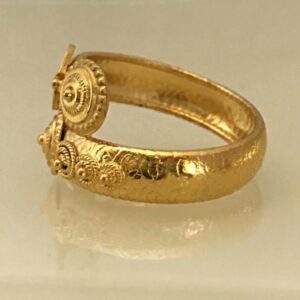 22 Kt  Solid Yellow Gold Engagement Women'S Ring 8.800 Gms Size 6-10