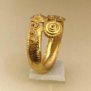 22 Kt  Solid Yellow Gold Engagement Women'S Ring 8.800 Gms Size 6-10