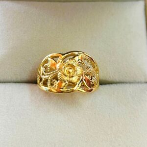 18 Kt Stamped   Yellow Gold Filigree Flower Women's Finger Ring 6 Gram