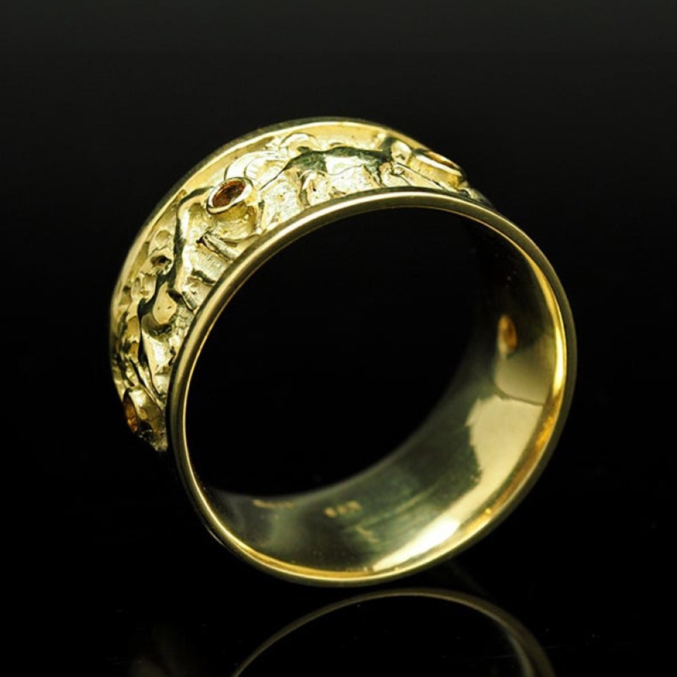 18 Kt Yellow Gold Camel Caravan With Wealth Men'S Ring Size 8-11 - Image 4