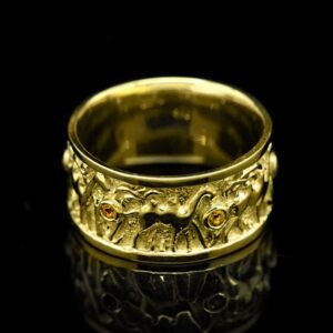 18 Kt Yellow Gold Camel Caravan With Wealth Men'S Ring Size 8-11