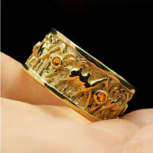 18 Kt Yellow Gold Camel Caravan With Wealth Men'S Ring Size 8-11