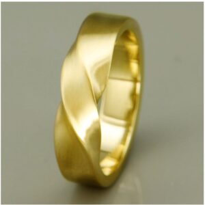 22 Kt Hallmark Yellow Gold Mobius Wedding Band Men'S Ring Size 8-10