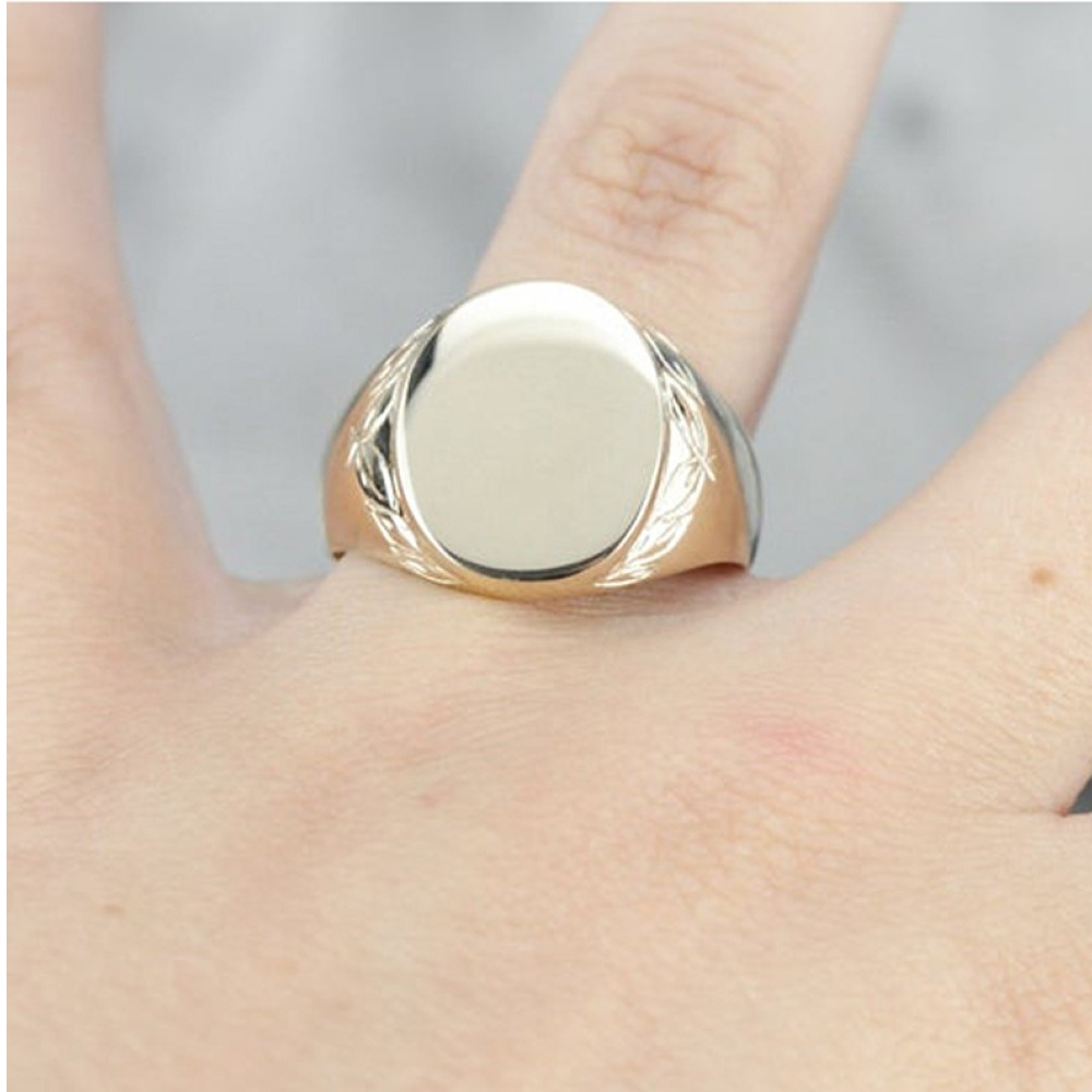14 Kt Hallmark  Solid White Gold Etched Signet Men'S Ring Size 8-12