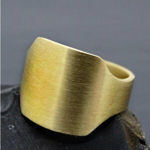 22 Kt Hallmark Solid Yellow Gold Engraved Men'S Signet Ring Size 8-11